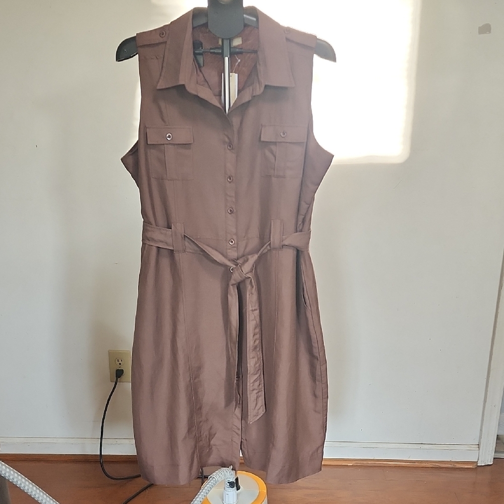 Sleeveless Tie-Waist Midi Shirtdress in Taupe
